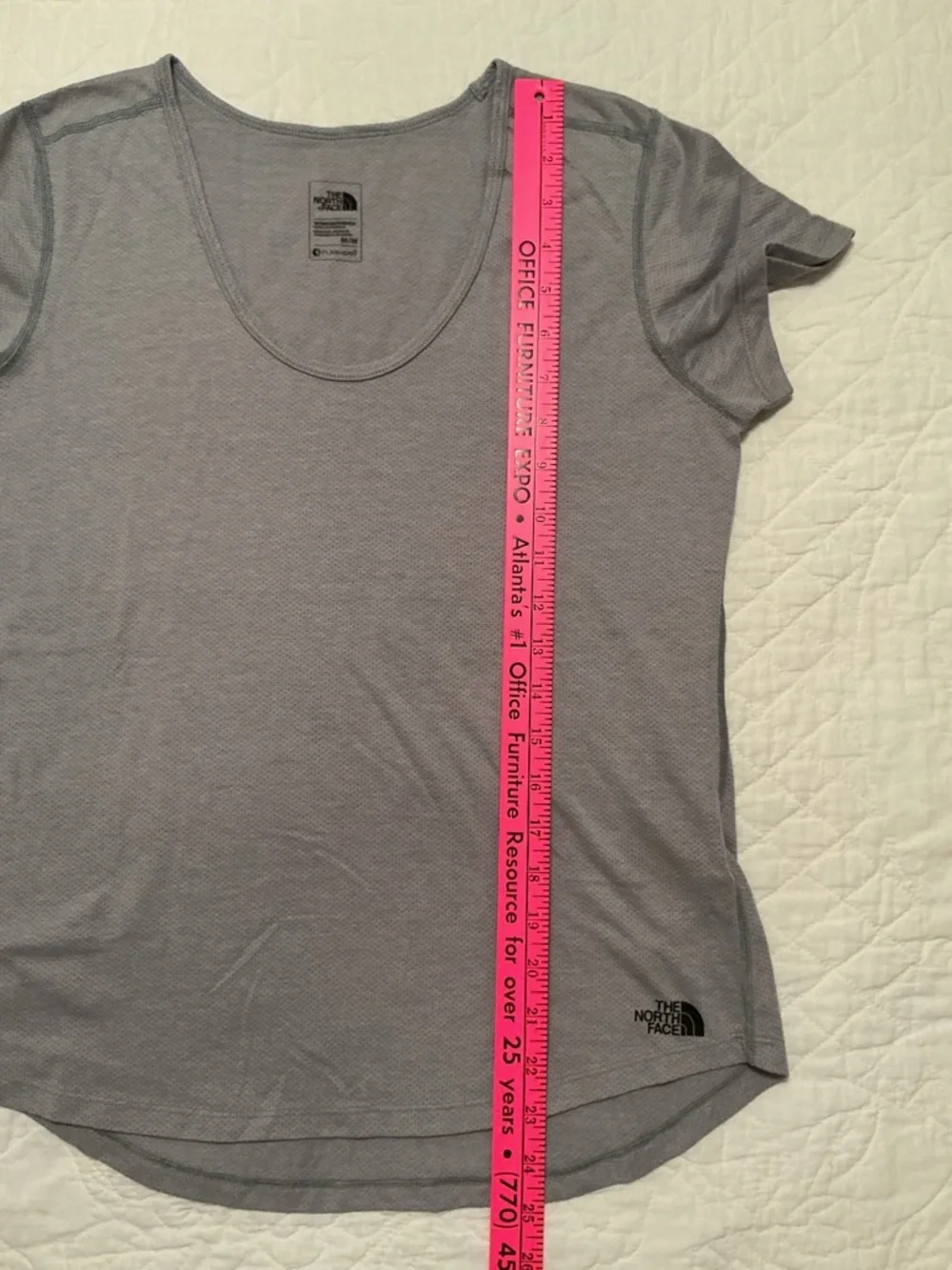The North Face FlashDry Women’s M Short Sleeve Scoop Neck Tee, Gray T-shirt - Picture 8 of 8